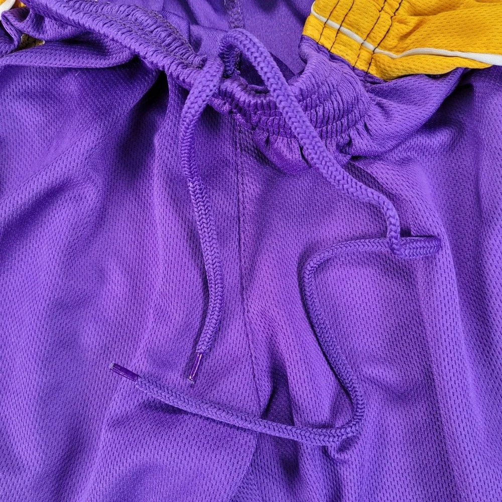 NBA Hardwood Classics Los Angeles Lakers‎ Mesh Basketball Shorts Boys Med Purple
